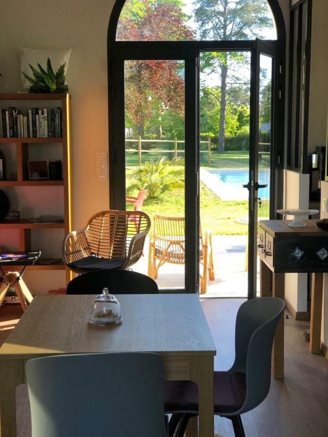 L Esprit Du Clain Chambres D Hotes Bandb De Standing Proches Du Futuroscope Golf Et Lac De St Cyr Naintre Esterno foto