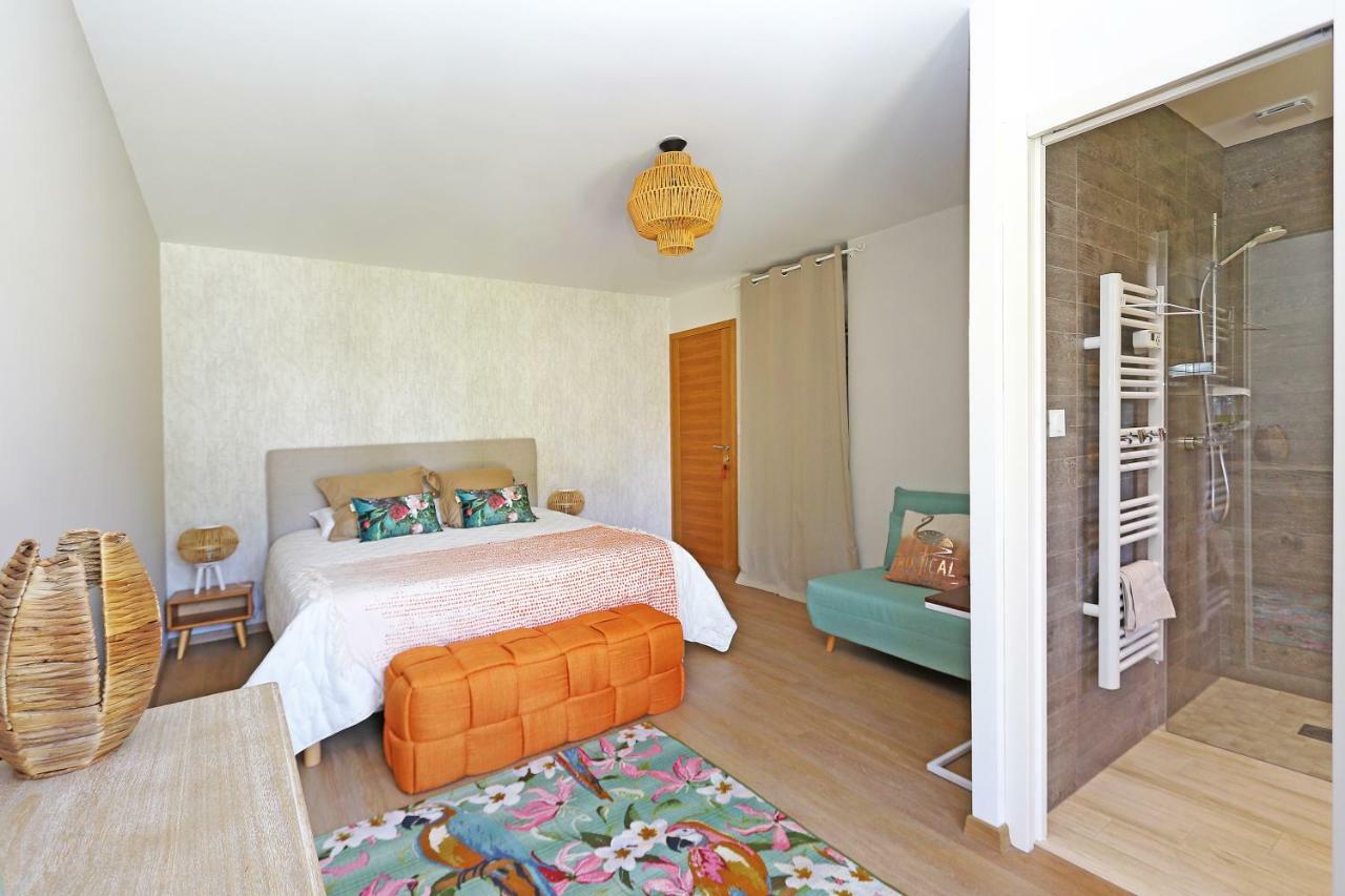 L Esprit Du Clain Chambres D Hotes Bandb De Standing Proches Du Futuroscope Golf Et Lac De St Cyr Naintre Esterno foto