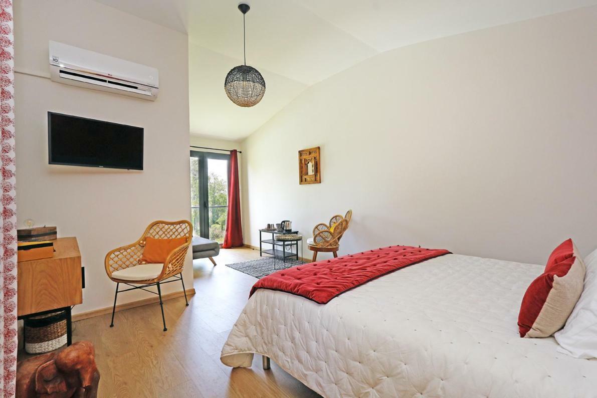 L Esprit Du Clain Chambres D Hotes Bandb De Standing Proches Du Futuroscope Golf Et Lac De St Cyr Naintre Esterno foto