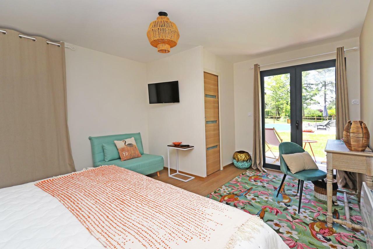 L Esprit Du Clain Chambres D Hotes Bandb De Standing Proches Du Futuroscope Golf Et Lac De St Cyr Naintre Esterno foto